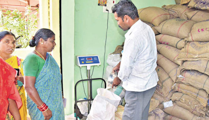 ரேஷன் கடைகளில் ரூ.35-க்கு வெங்காயம்: தமிழகம் முழுவதும் விற்பனை தொடக்கம்!